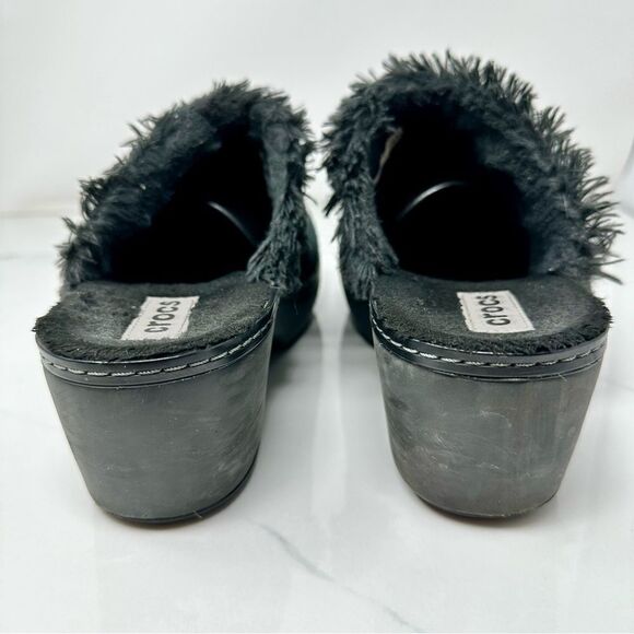 Crocs Faux Suede Fur Lined Clogs- Size 8 - Picture 7 of 14